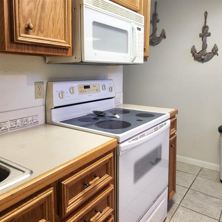 278 Shelter Cove Drive, Livingston, Texas image 7