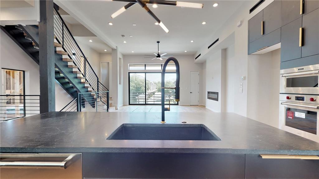 519 Memorial Heights Drive, Houston, Texas image 22