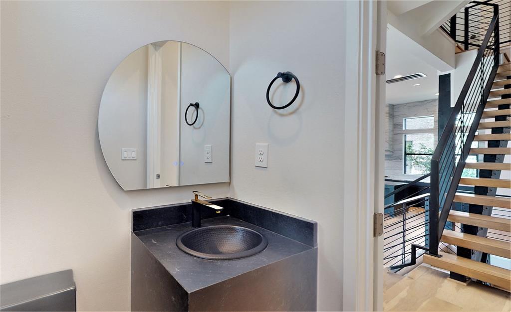 519 Memorial Heights Drive, Houston, Texas image 30