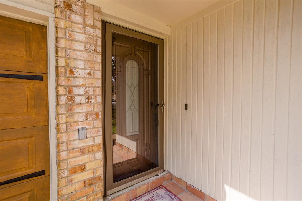11727 Brook Meadows Lane, Meadows Place, Texas image 3
