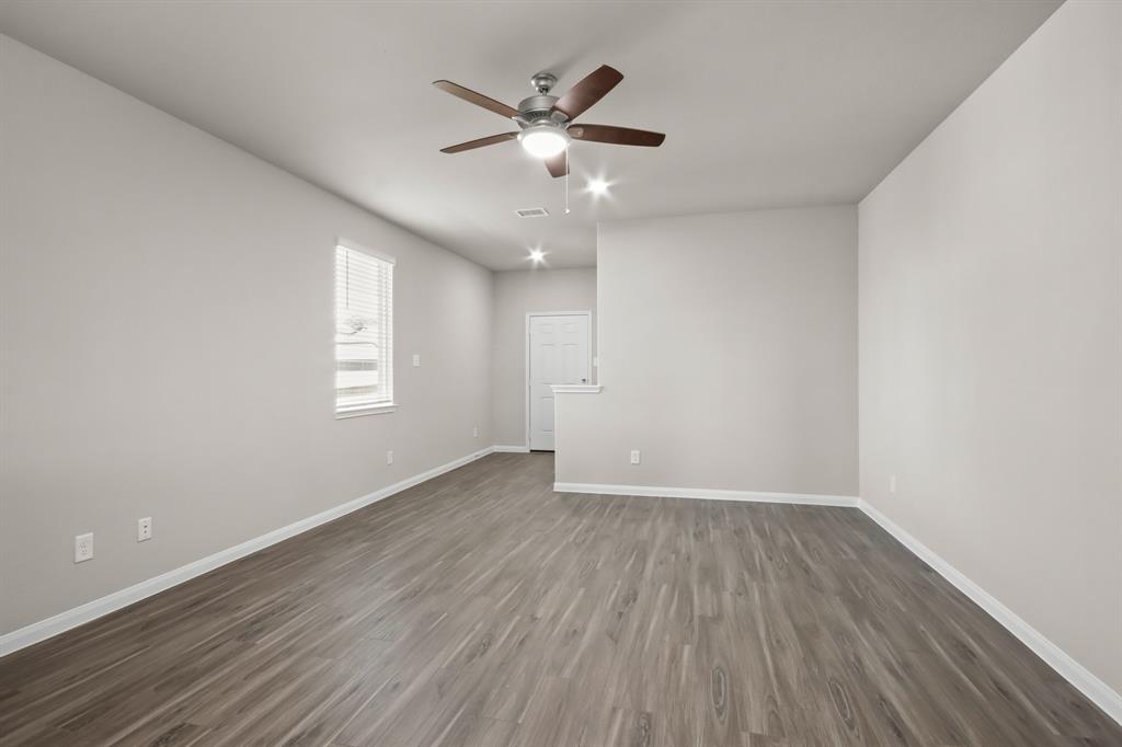 13777 Sunshine Peak Drive, Willis, Texas image 4