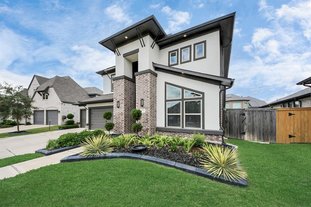30706 Thicket Court Ct, Fulshear, Texas image 3