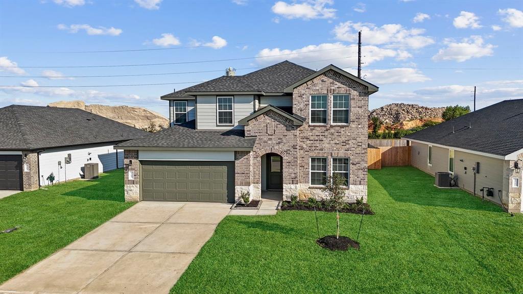 30514 Lighthouse Bluff Lane, Fulshear, Texas image 1