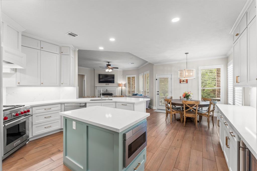14 Brywood Place, The Woodlands, Texas image 3