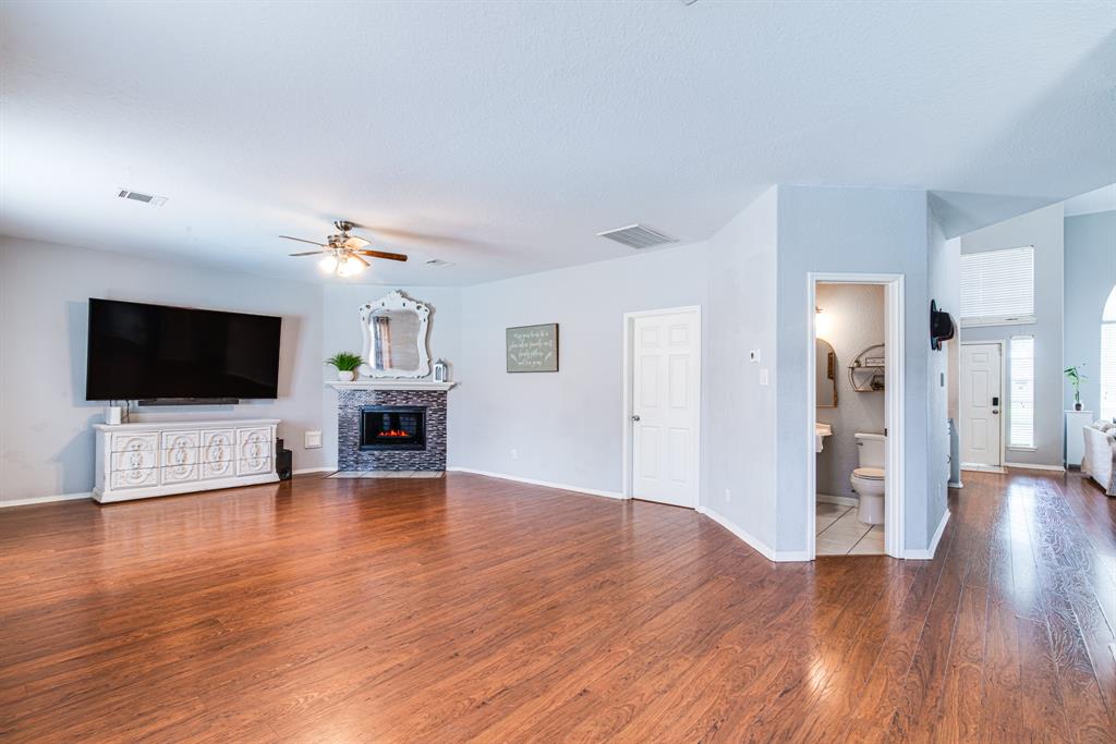 231 Spencer Landing, La Porte, Texas image 12