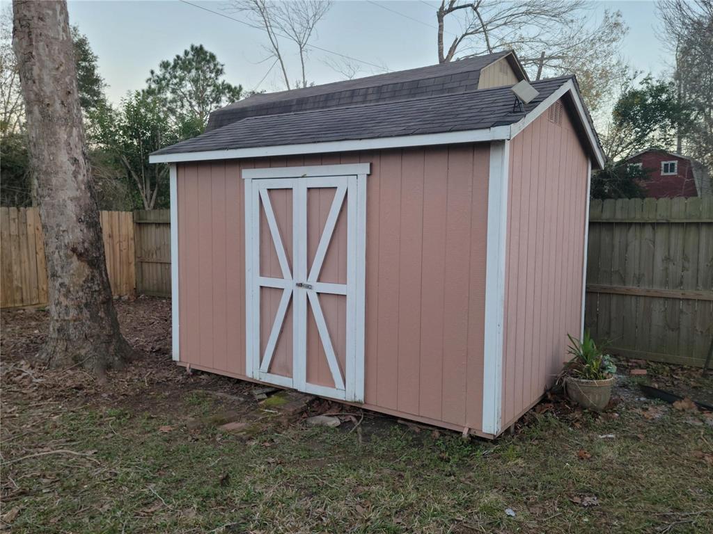 343 Windsor Square, Alvin, Texas image 15