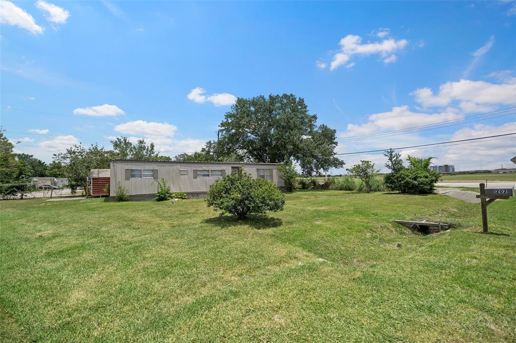 1202 Willow Lane, League City, Texas image 26