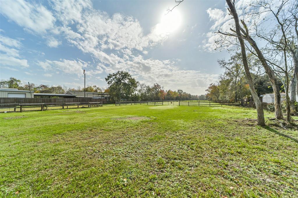 1003 E Wallisville Road, Highlands, Texas image 36