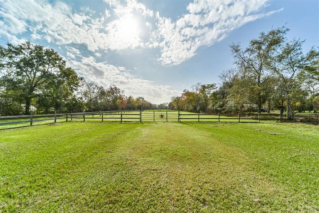 1003 E Wallisville Road, Highlands, Texas image 37