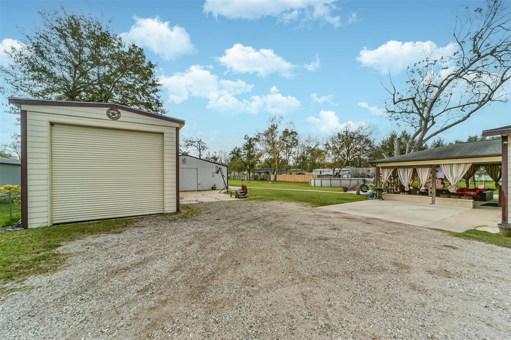 1003 E Wallisville Road, Highlands, Texas image 30