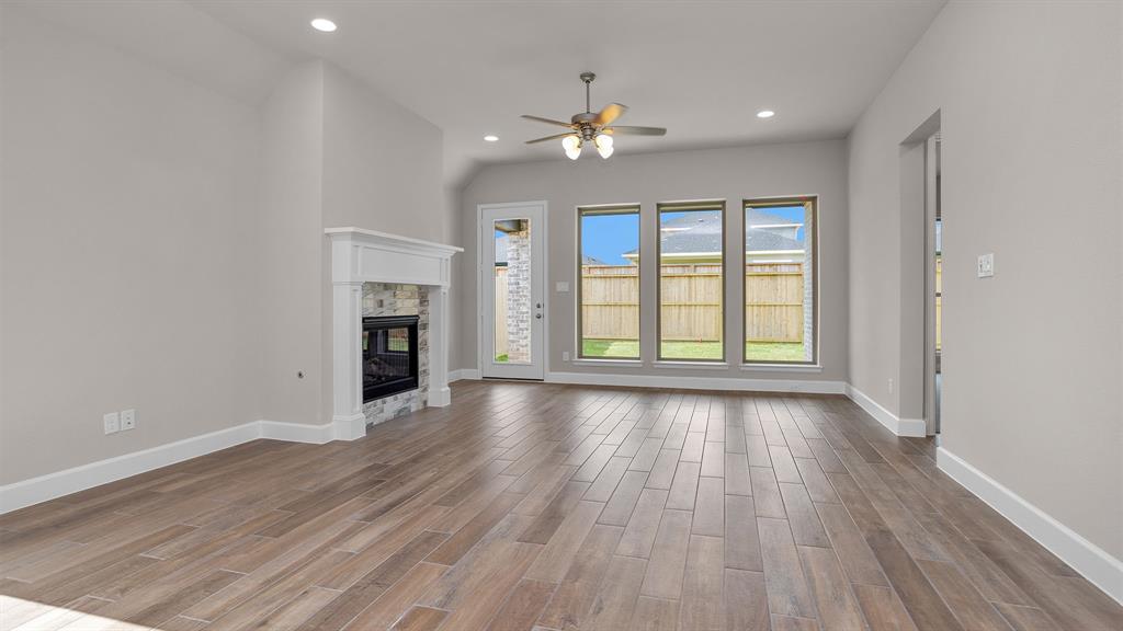 31226 Riley Heights Drive, Fulshear, Texas image 3
