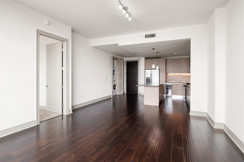 5280 Caroline Street 1805
