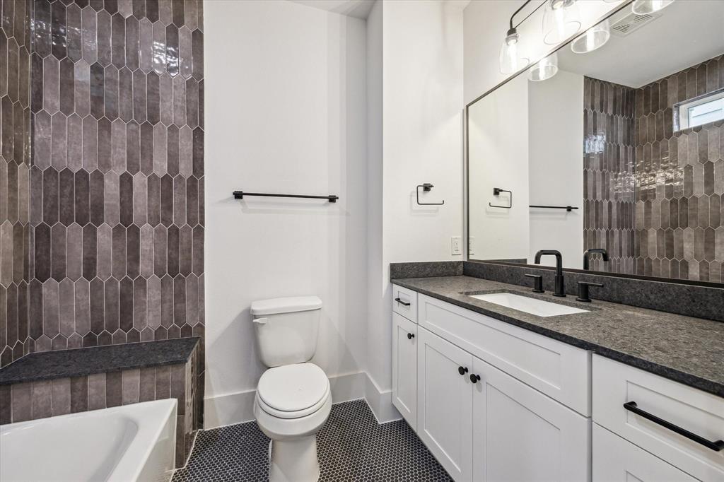 2209 Dennis Street, Houston, Texas image 14