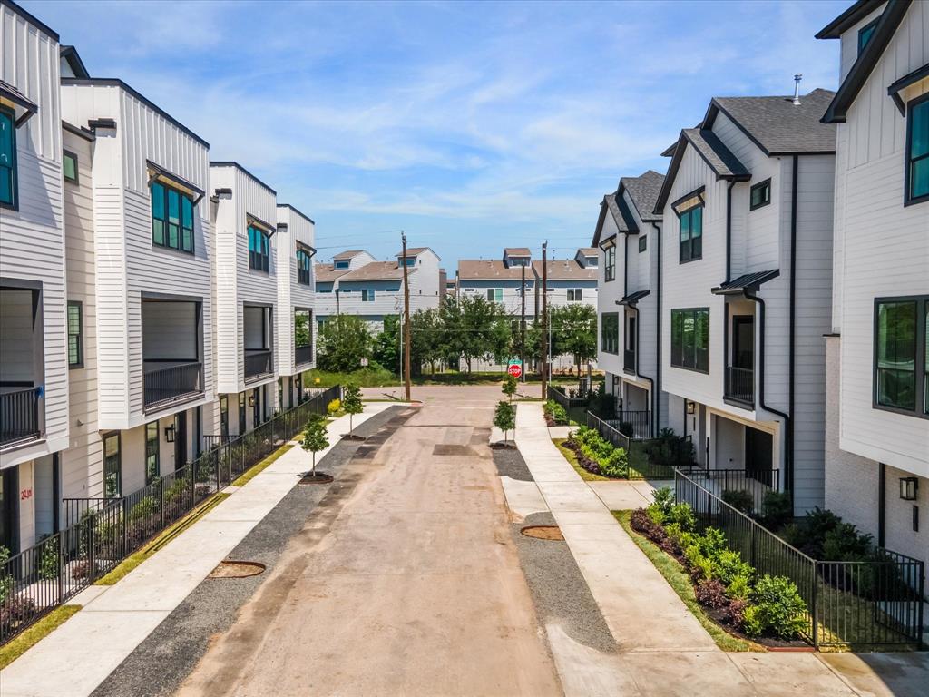 2209 Dennis Street, Houston, Texas image 3