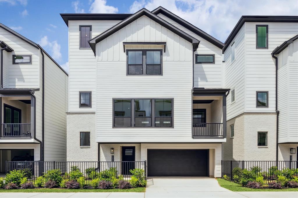 2209 Dennis Street, Houston, Texas image 2