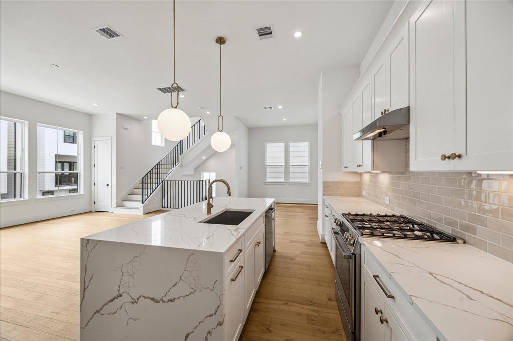 2209 Dennis Street, Houston, Texas image 10