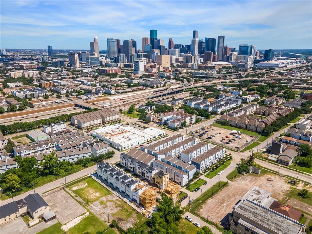 2209 Dennis Street, Houston, Texas image 4
