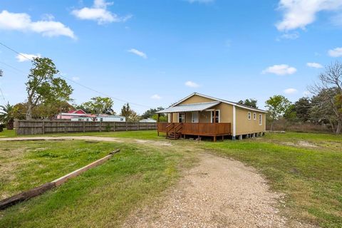 Single Family Residence in San Leon TX 732 12th St St 4.jpg