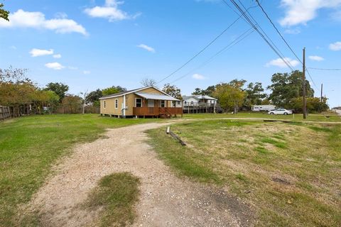 Single Family Residence in San Leon TX 732 12th St St 2.jpg