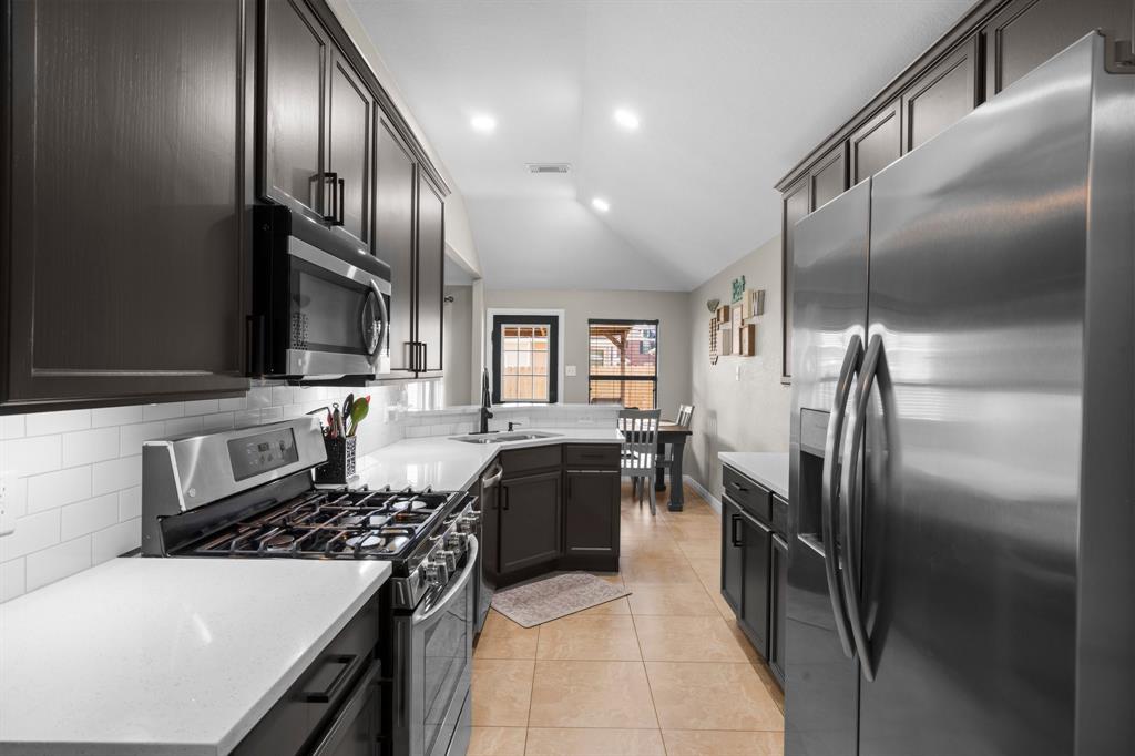961 Oak Lynn Drive, Conroe, Texas image 12
