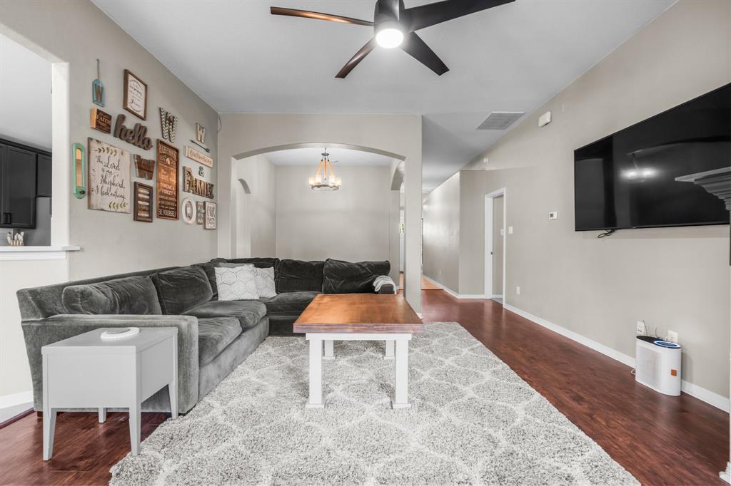 961 Oak Lynn Drive, Conroe, Texas image 8