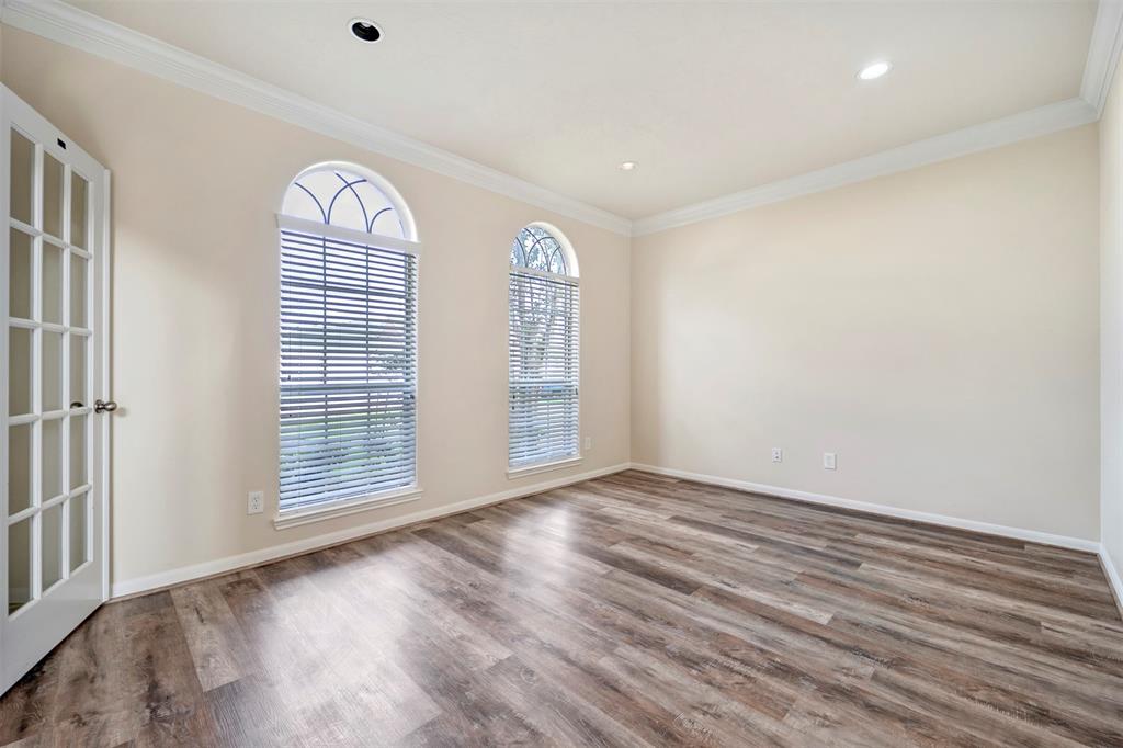 8215 Still Oak Lane, Cypress, Texas image 9