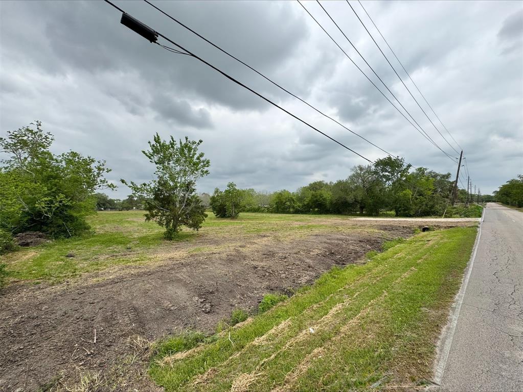 814 Verhalen Road, Alvin, Texas image 18