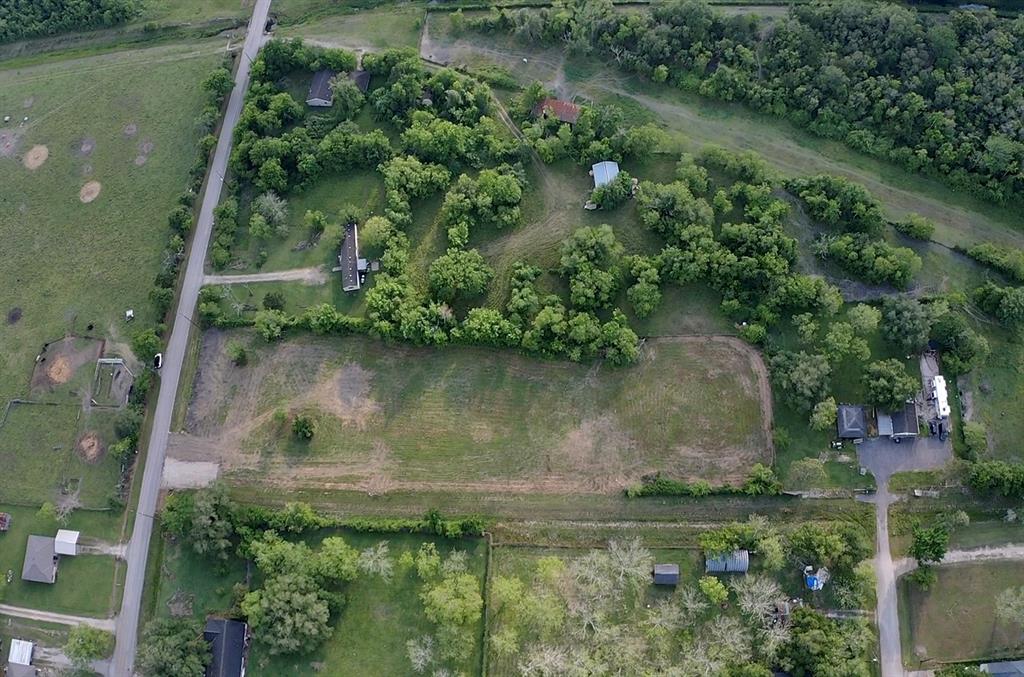 814 Verhalen Road, Alvin, Texas image 3