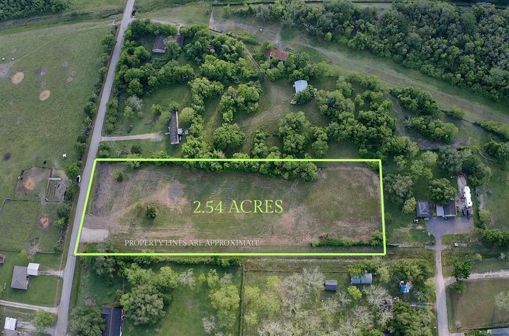 814 Verhalen Road, Alvin, Texas image 1
