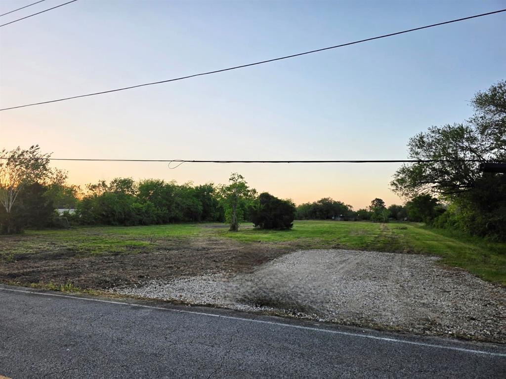814 Verhalen Road, Alvin, Texas image 11