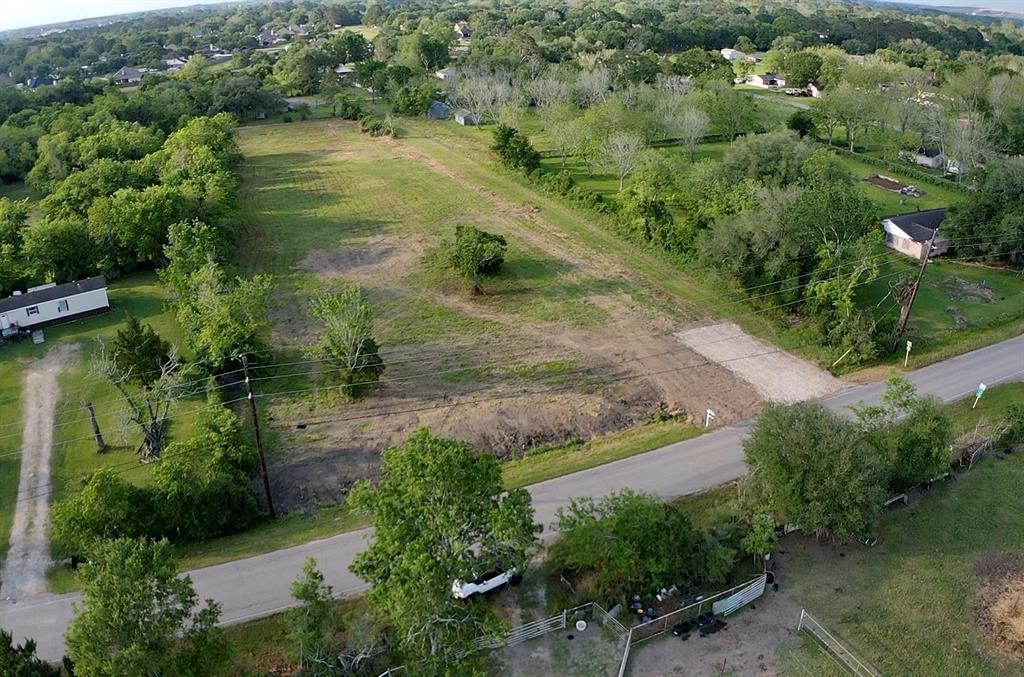 814 Verhalen Road, Alvin, Texas image 6