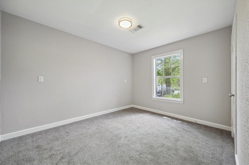 1115 W 8th Street, Freeport, Texas image 3