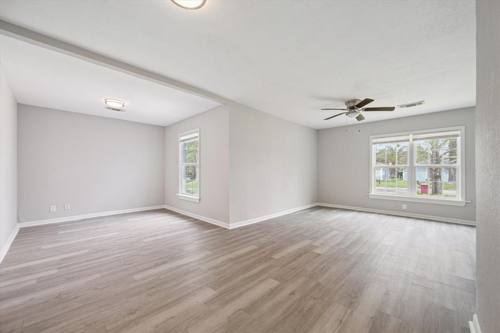 1115 W 8th Street, Freeport, Texas image 5