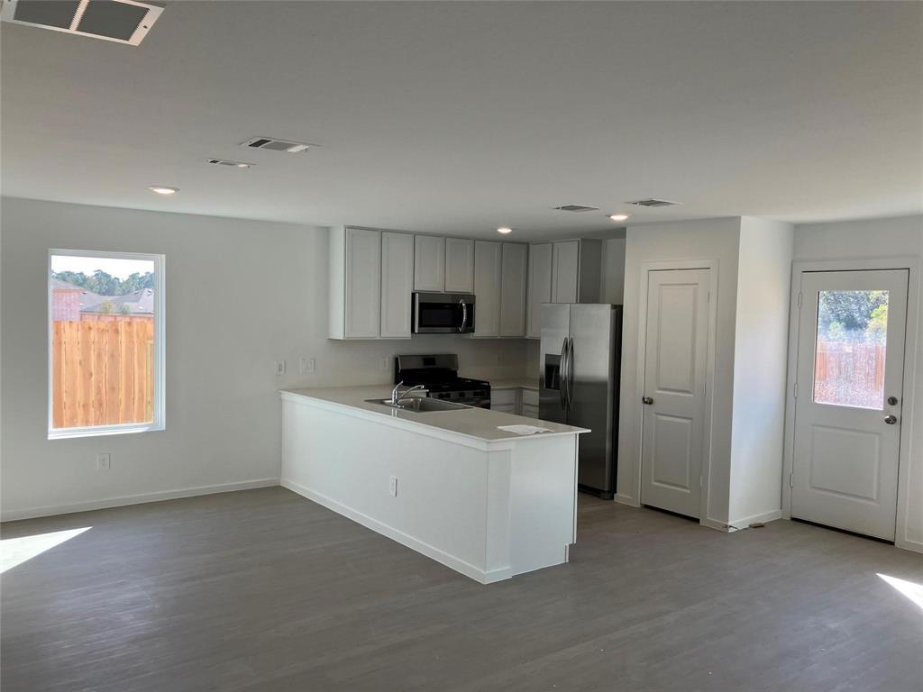 20155 Iron Winds Street, Crosby, Texas image 4