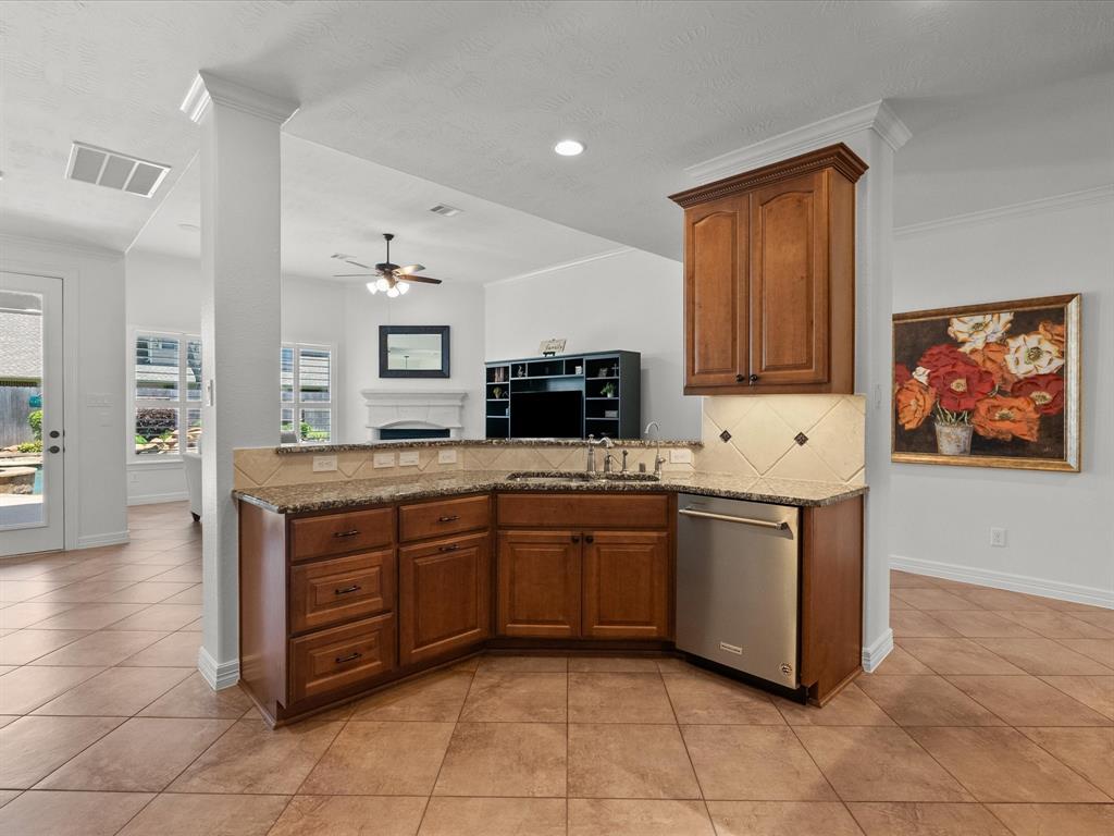 4518 Balearic Island Court, League City, Texas image 16