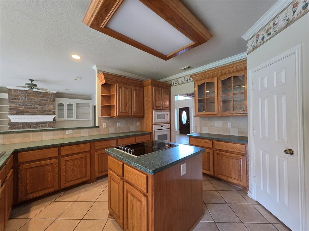 110 Commons Lake Drive