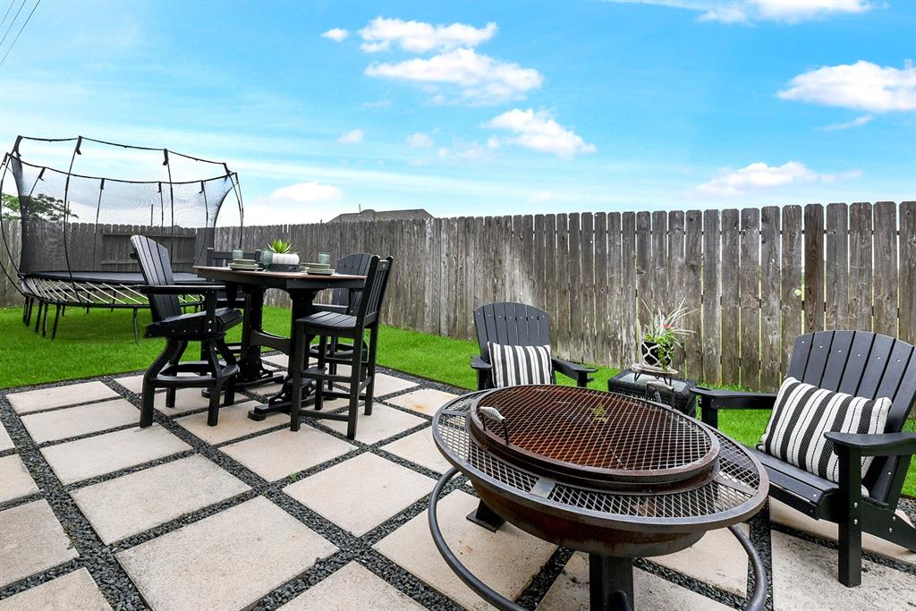 2502 Crossvine Drive, Katy, Texas image 46