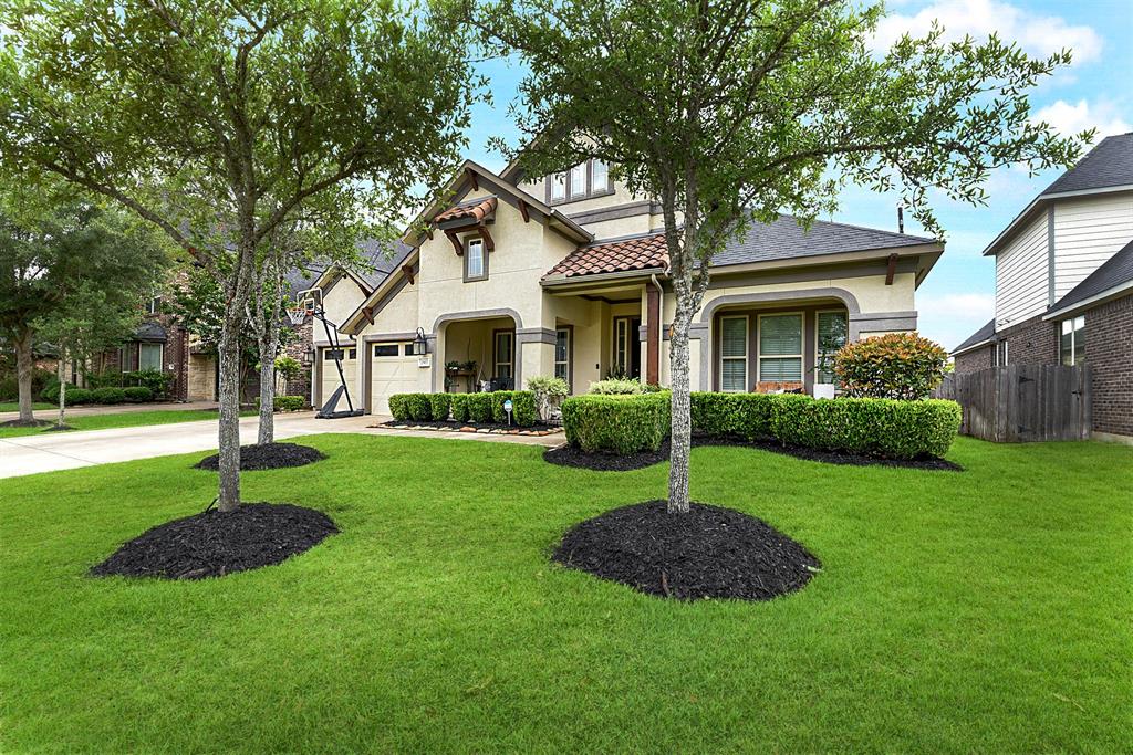 2502 Crossvine Drive, Katy, Texas image 2