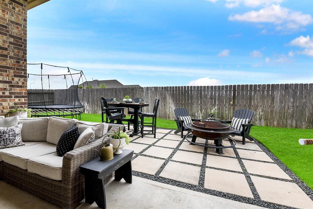 2502 Crossvine Drive, Katy, Texas image 48