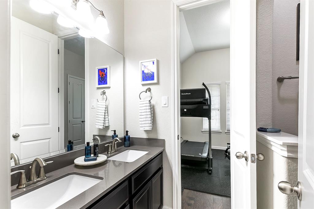 2502 Crossvine Drive, Katy, Texas image 33