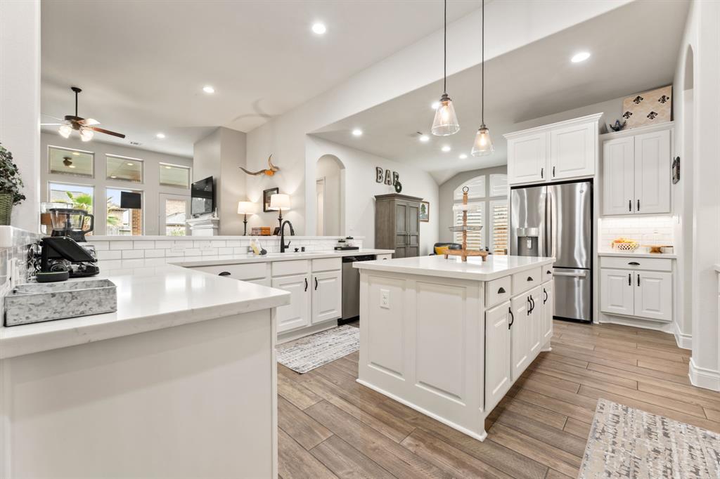 813 Sage Way Lane, Friendswood, Texas image 9