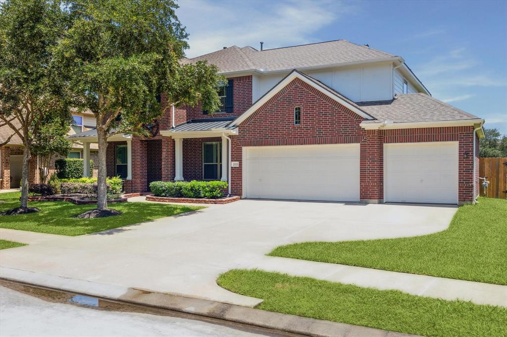 2929 Auburn Woods Drive, Pearland, Texas image 2