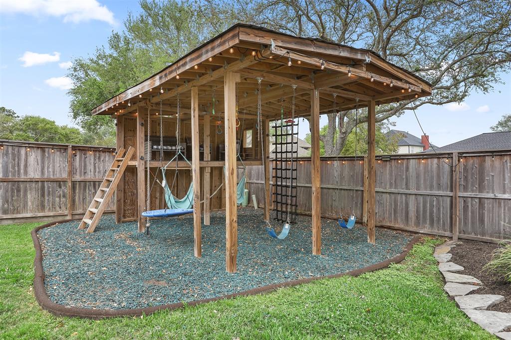 1905 Dove Court, Friendswood, Texas image 40