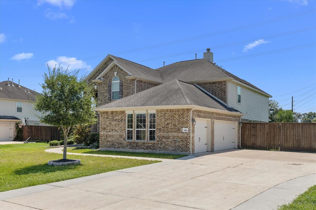 8106 Cullen Estates Drive, Pearland, Texas image 3