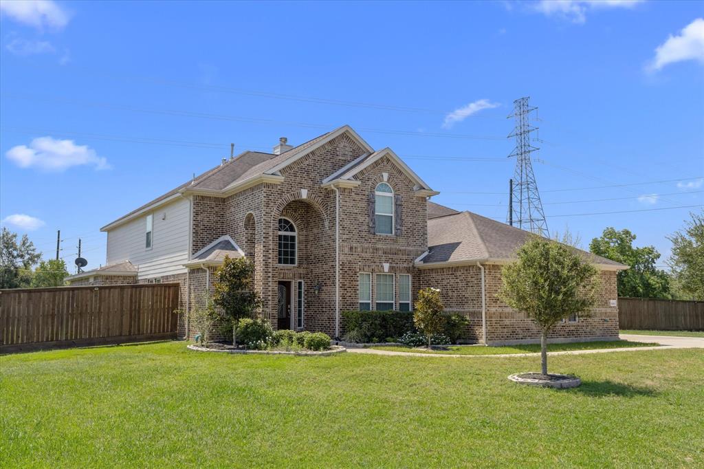 8106 Cullen Estates Drive, Pearland, Texas image 2