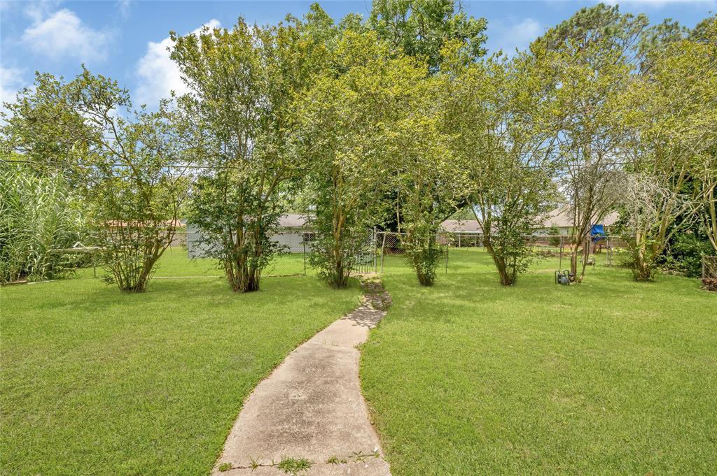 3202 Mckinney Drive, La Marque, Texas image 33