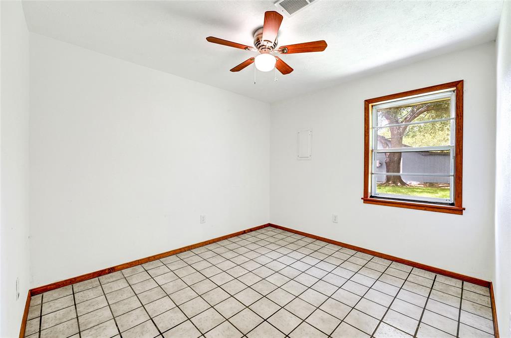 3202 Mckinney Drive, La Marque, Texas image 18