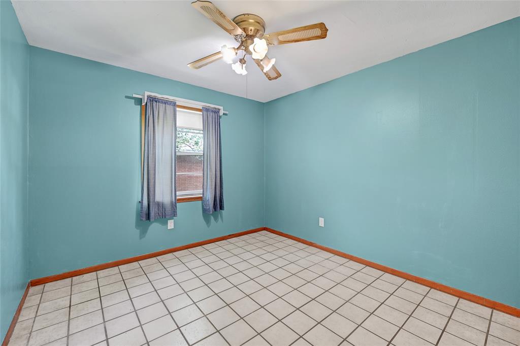 3202 Mckinney Drive, La Marque, Texas image 19