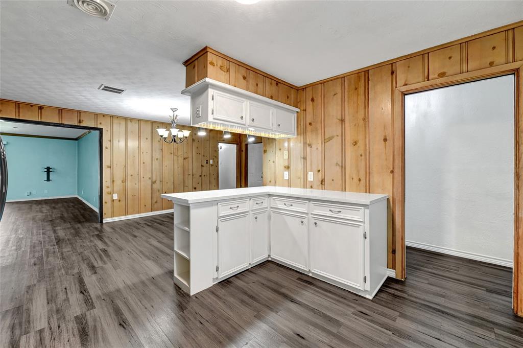 3202 Mckinney Drive, La Marque, Texas image 6