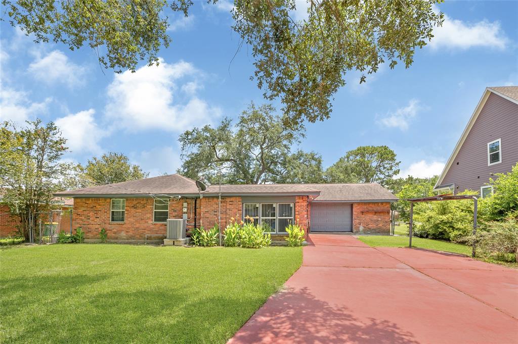 3202 Mckinney Drive, La Marque, Texas image 21